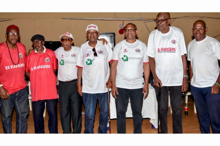 FORMER ANAMBRA STATE GOVERNOR PAYS TRIBUTE TO LATE EX ENUGU RANGERS PLAYERS.